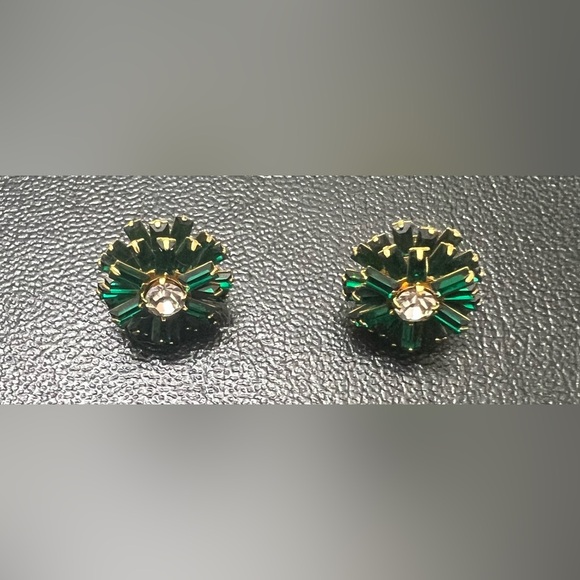 Vintage 1992 PARISIAN Emerald Green Gem Sparkling Flower Stud Earrings EUC - Picture 12 of 16